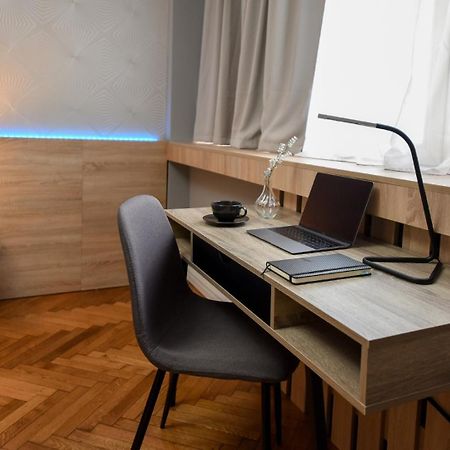 City Center Getaway - Cozy Accommodation For Your Perfect Stay Bukarest Exterior foto